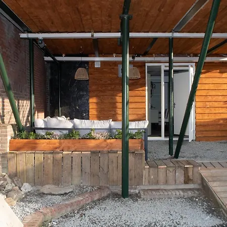 B En B * Волендам