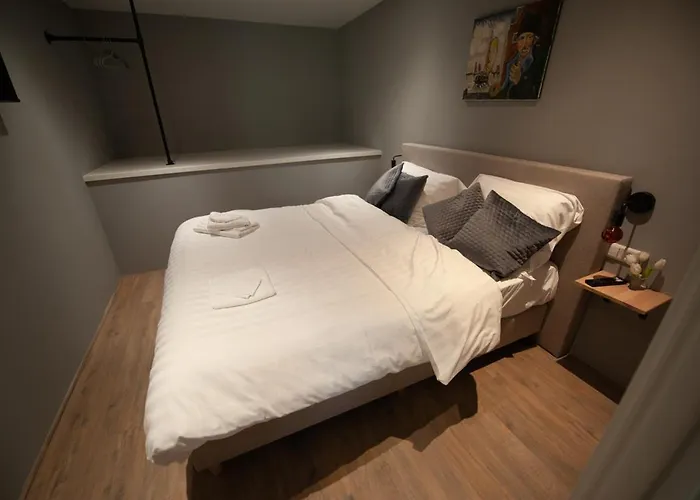 B En B Апартаменты Волендам