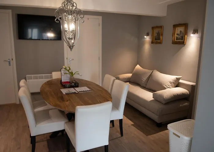 B En B * Волендам